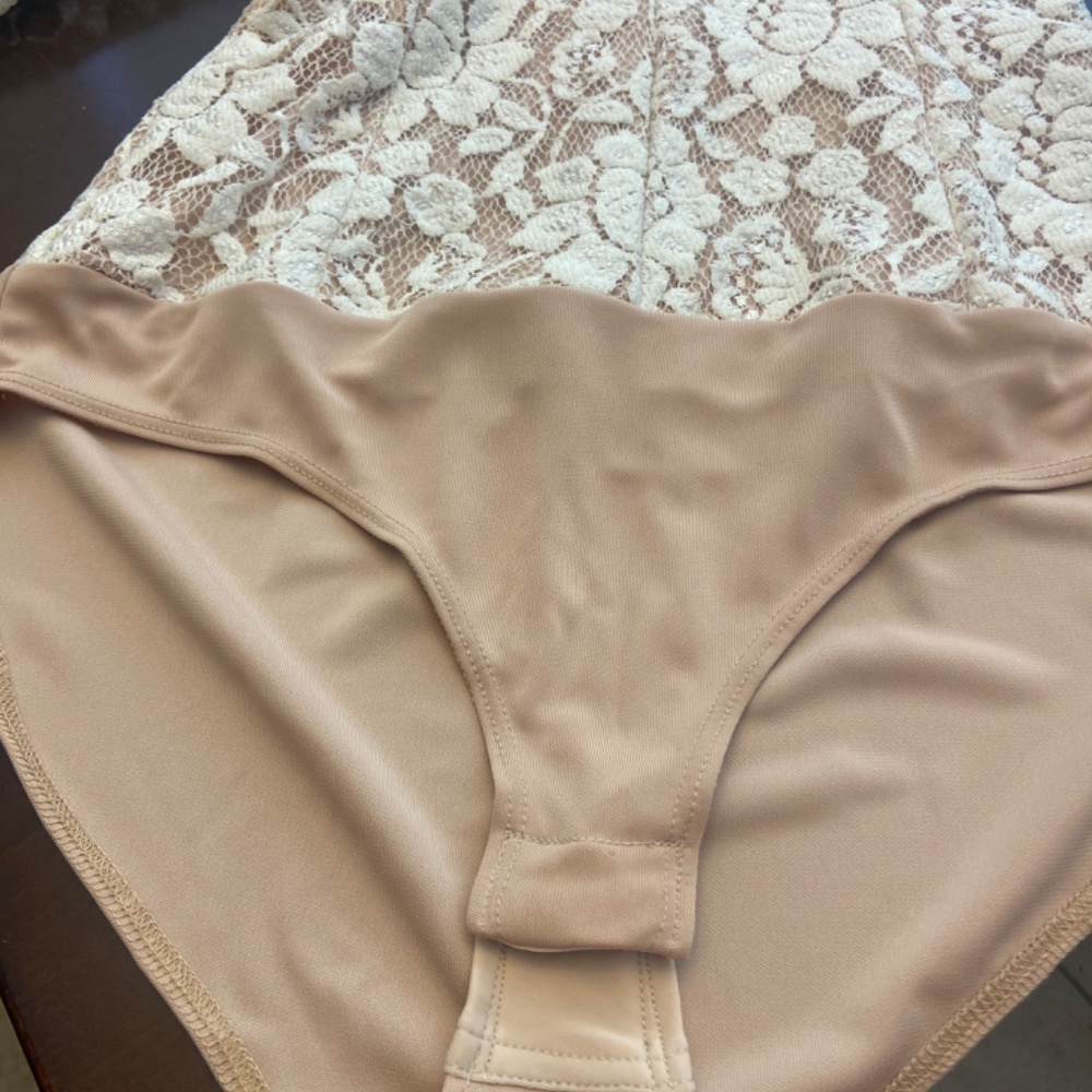 Ella moss lace bodysuit - Picture 4 of 4